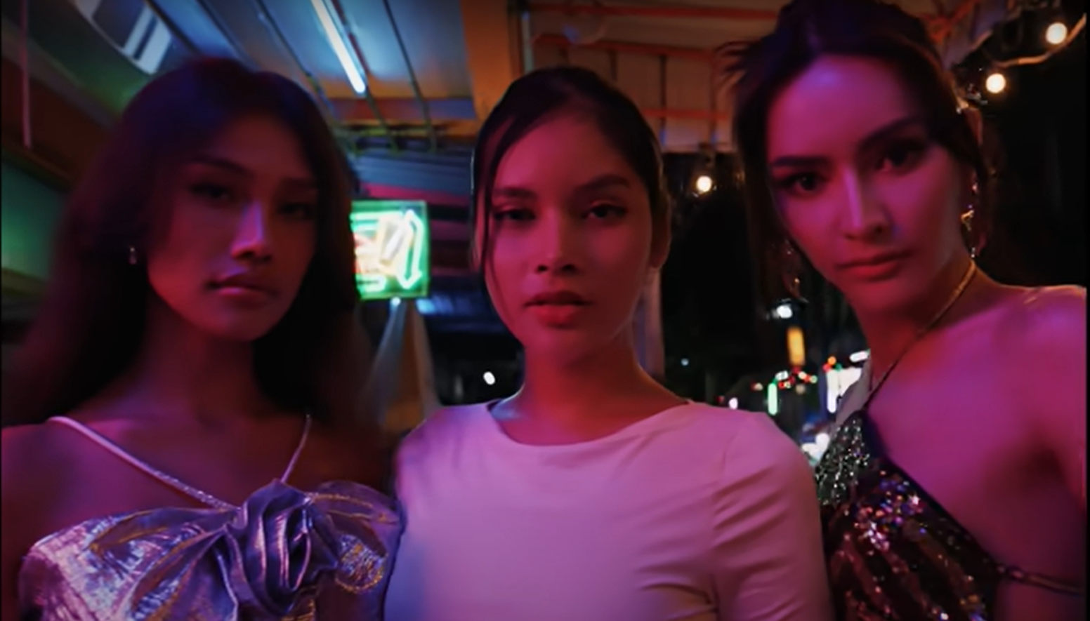 這3位美女其實是泰國相當有名的「Ladyboy」。圖/取自〈ROCKSTAR〉MV
